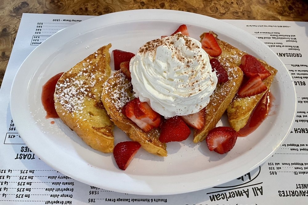 Classic diner breakfast plate